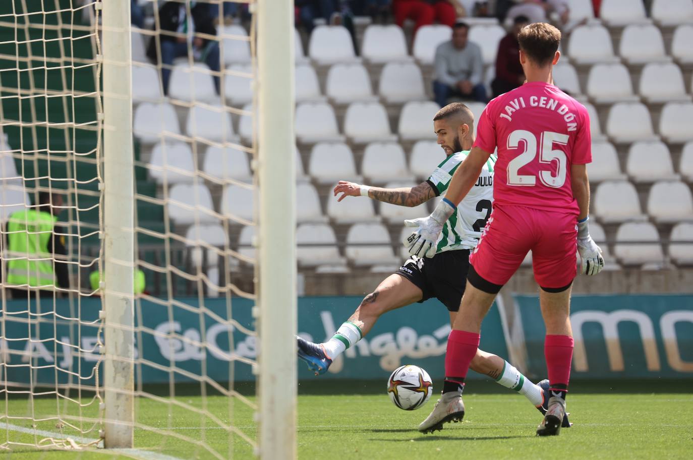 Las mejores jugadas del Córdoba CF-Las Palmas, en imágenes