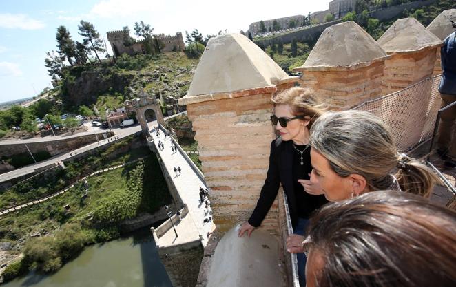 Las entrañas del torreón del puente de Alcántara y su rastrillo original,en imágenes