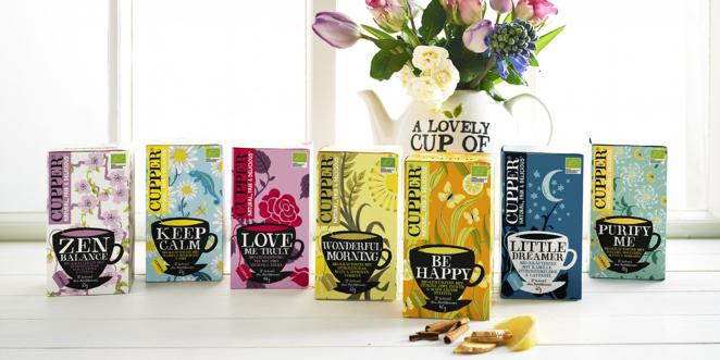Tés deliciosos para las mamis más saludables. Dicen que tomarse una infusión es como darse un baño por dentro. La sensación después de tomársela es tan reconfortante que los grandes amantes de esta bebida acostumbran a beberse una taza a cualquier hora. La empresa familiar de tés e infusiones Cupper, que trabajan asegurándose de que los ingredientes proceden de una fuente justa y sostenible con el medioambiente y con las personas, tiene una amplia variedad para no repetir el mismo sabor de té al menos en 10 días. Además, acaban de lanzar al mercado tres nuevos sabores de infusioens de frutos rojos.