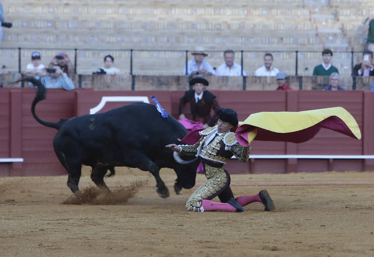 Primera corrida del ciclo continuado de 2022 en la plaza de toros de Sevilla. RAÚL DOBLADO