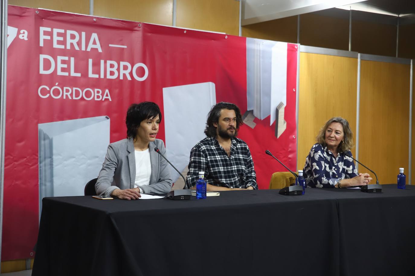 Los libros copan Córdoba: Antonio Pérez Henares y Manuel Jabois, en imágenes