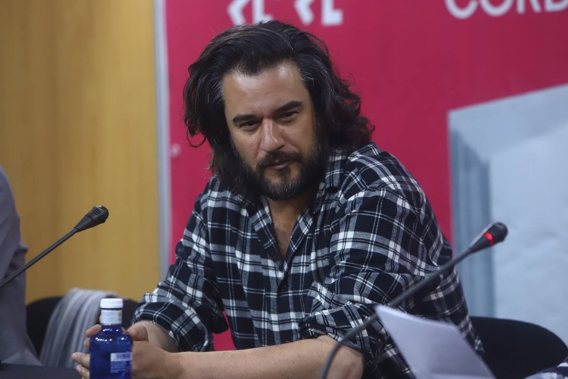 Los libros copan Córdoba: Antonio Pérez Henares y Manuel Jabois, en imágenes