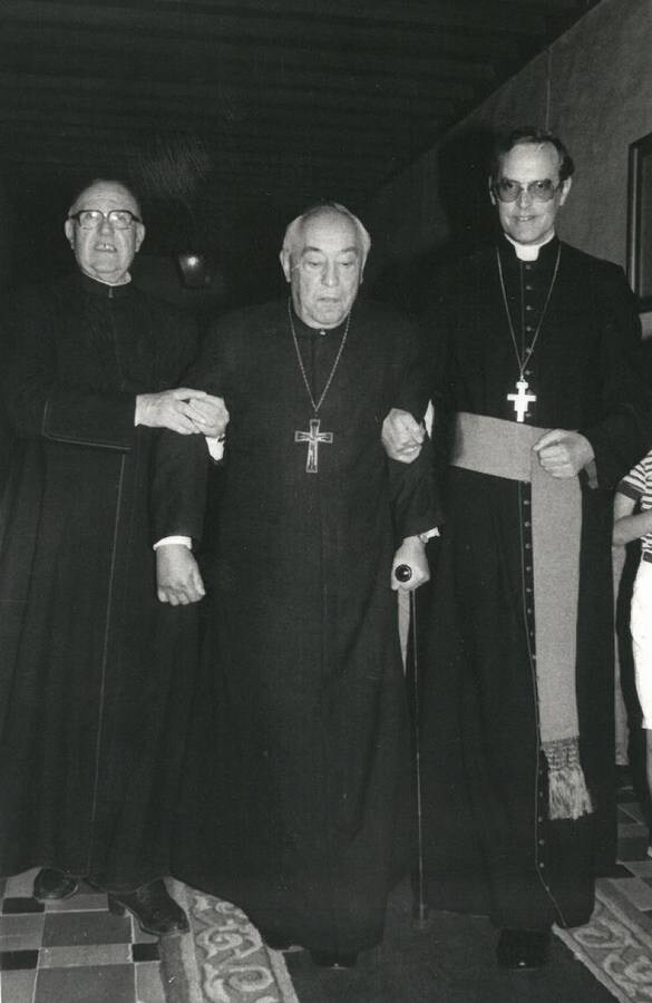 Carlos Amigo Vallejo y el cardenal Bueno Monreal. ÁNGEL DOBLADO