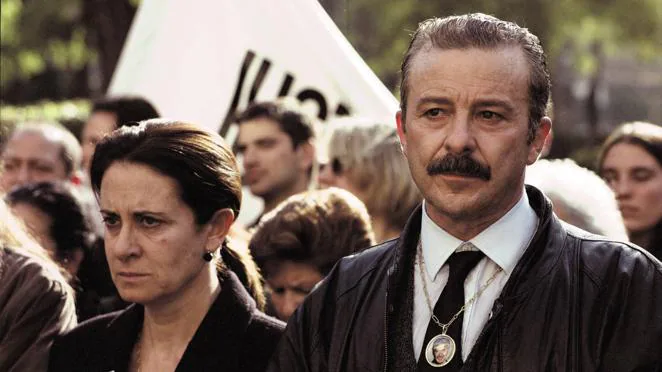 Antonio Delgado en 'Padre coraje' (2002). Juan Diego protagonizó esta miniserie de Antena 3 dirigida por Benito Zambrano ('Solas') y basada en hechos reales sobre un padre que se toma la justicia por su mano tras la muerte de su hijo.