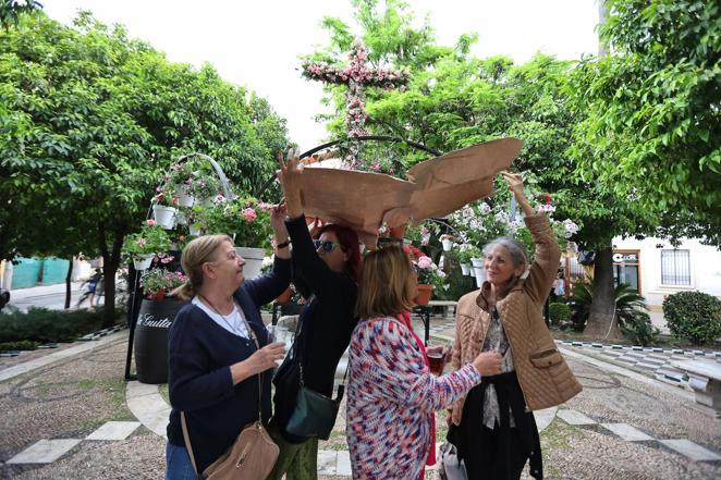 El inicio de las Cruces de Mayo de Córdoba 2022, en imágenes