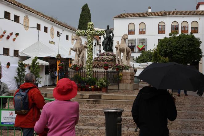 El inicio de las Cruces de Mayo de Córdoba 2022, en imágenes