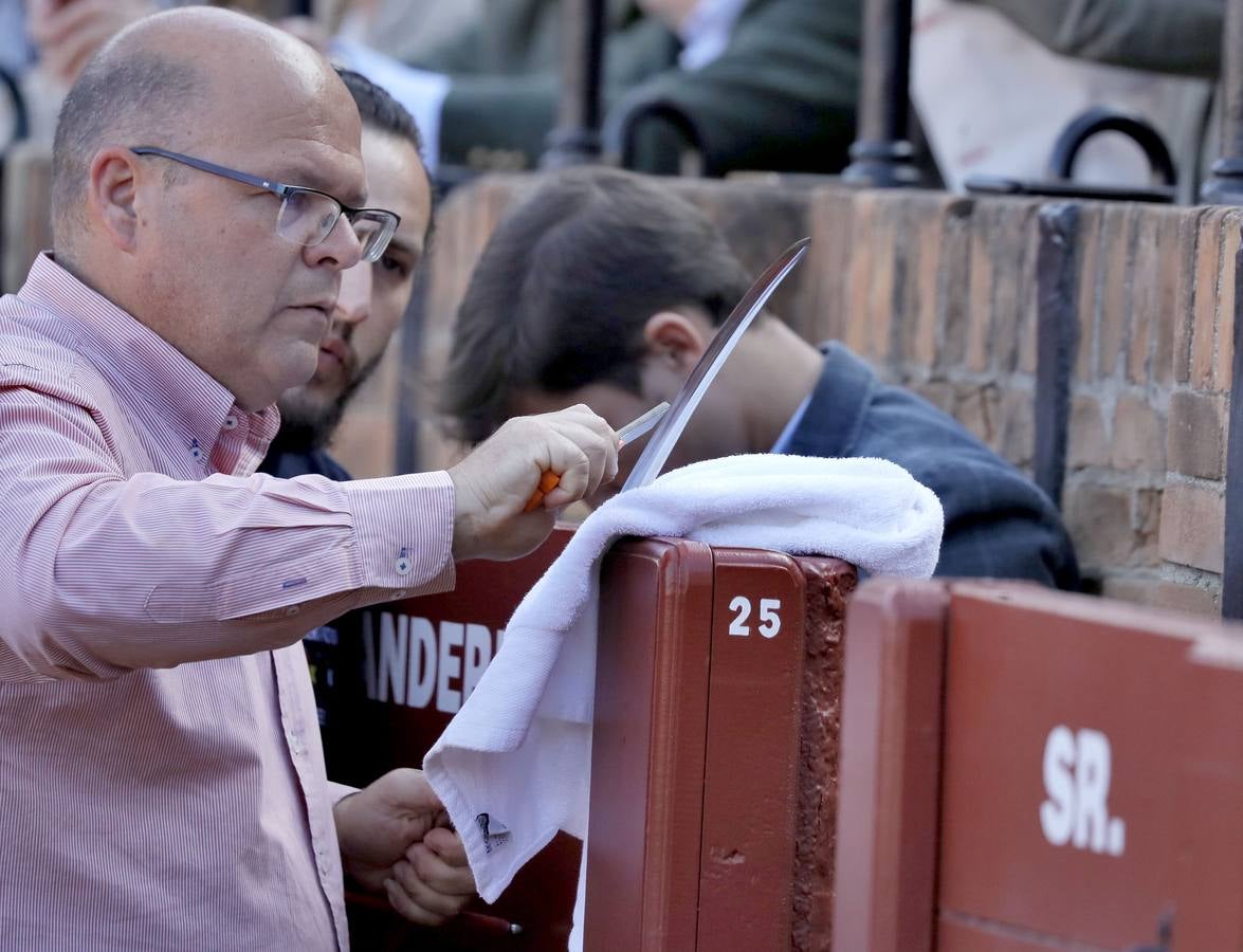 Corrida de toros de El Fandi, Perera y Luque en la plaza de toros de Sevilla en 2022. J.M. SERRANO