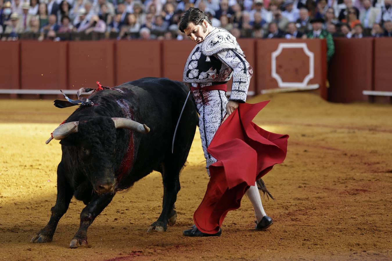 Corrida de Morante, Urdiales y Manzanares en la plaza de toros de Sevilla en 2022. JUAN FLORES