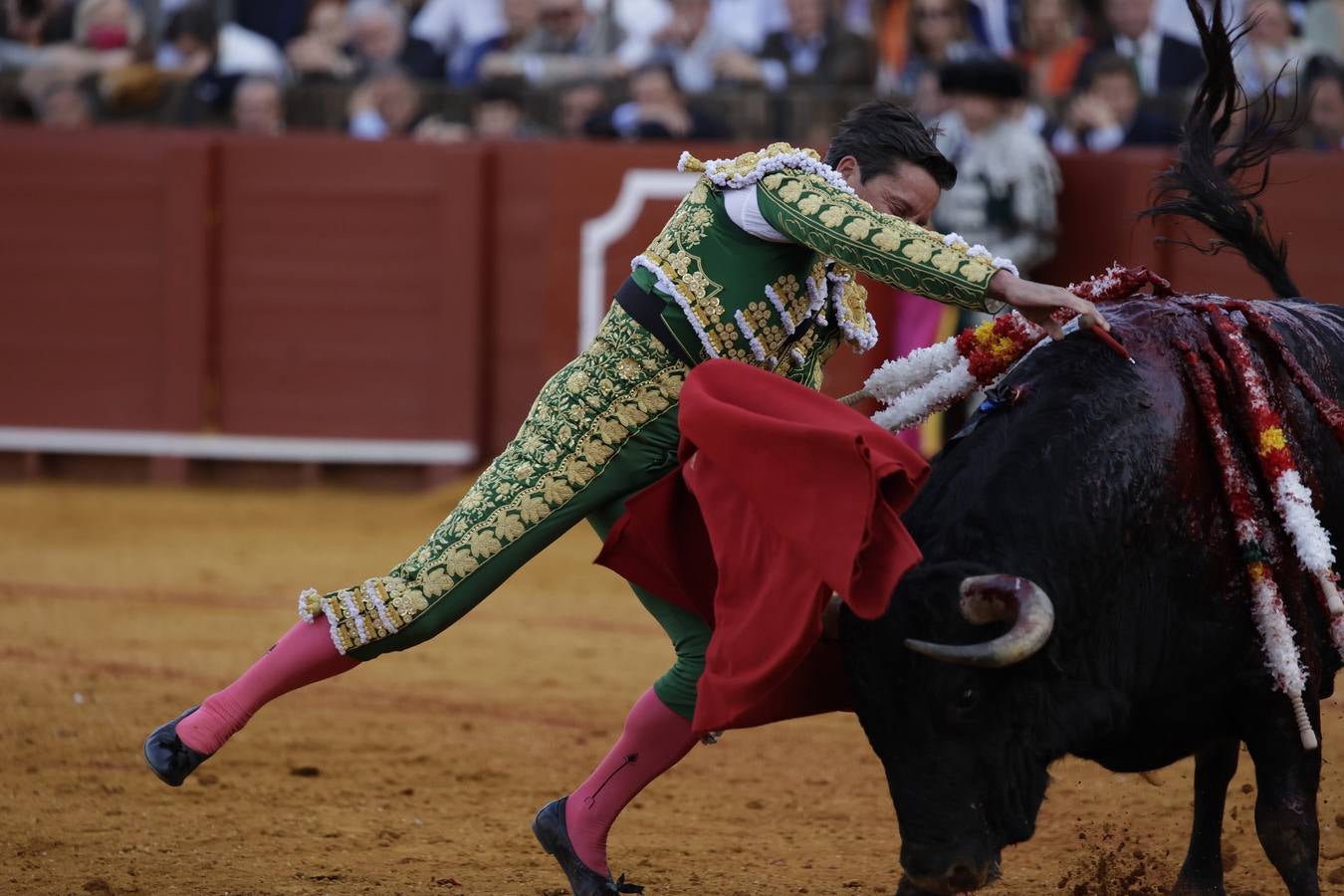 Corrida de Morante, Urdiales y Manzanares en la plaza de toros de Sevilla en 2022. JUAN FLORES