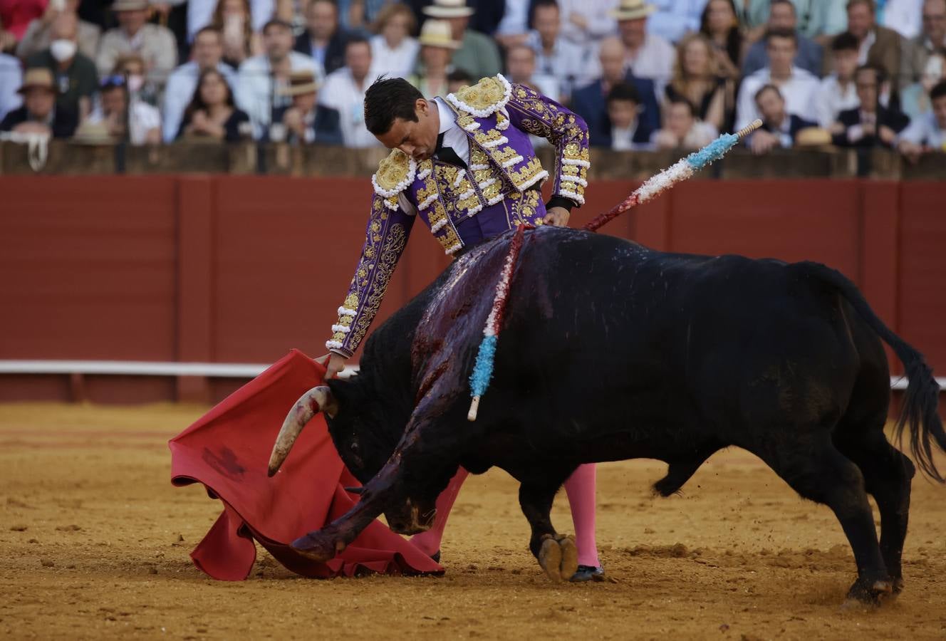 Corrida de Morante, Urdiales y Manzanares en la plaza de toros de Sevilla en 2022. JUAN FLORES