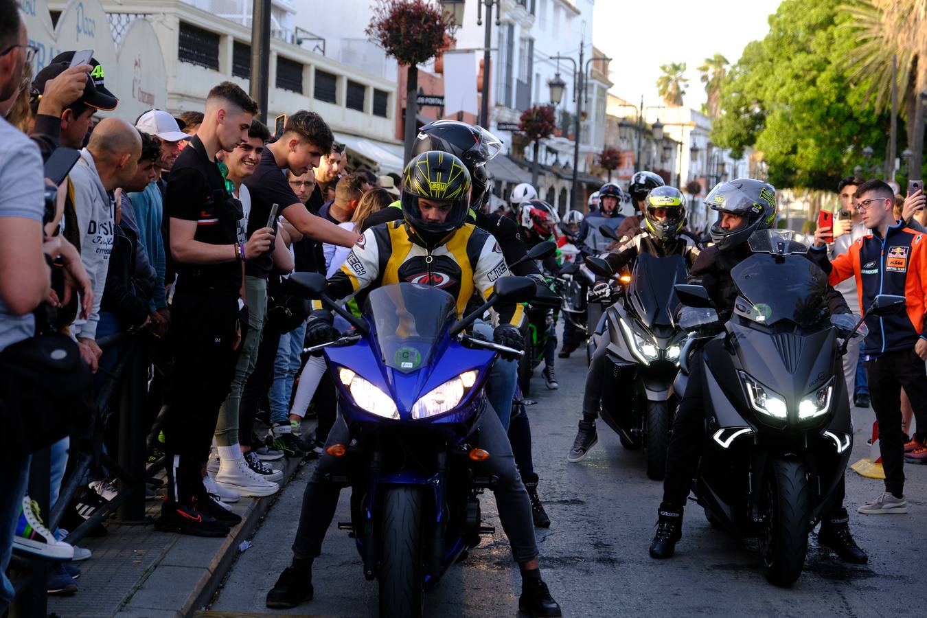 Fotos: Gran ambiente en El Puerto para dar la bienvenida al Gran Premio de Motociclismo