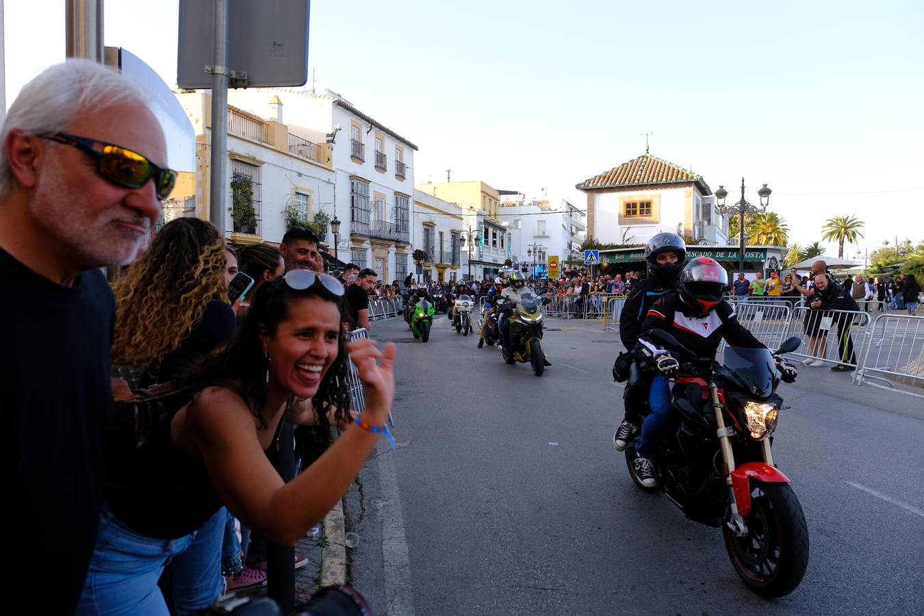 Fotos: Gran ambiente en El Puerto para dar la bienvenida al Gran Premio de Motociclismo