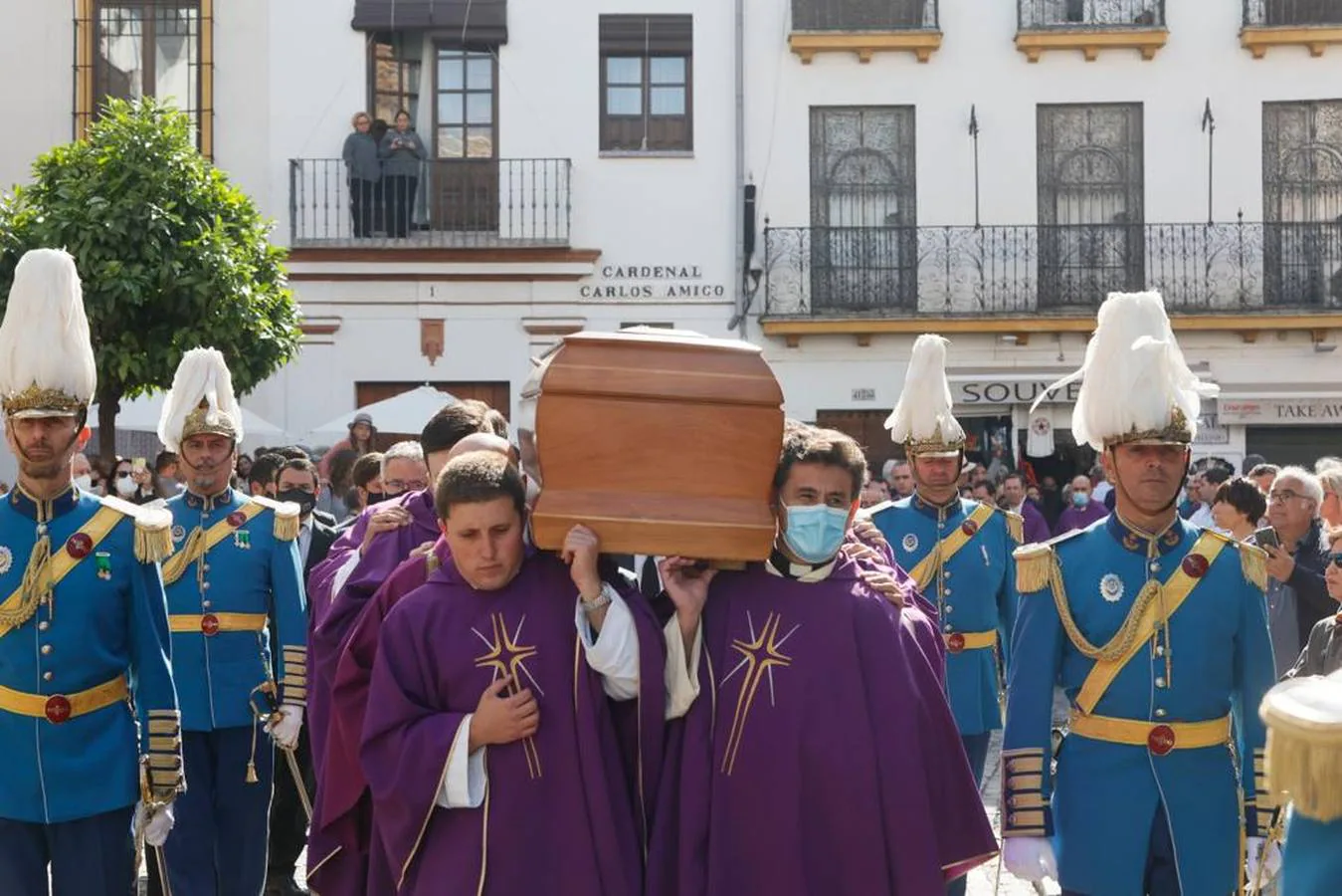 Cortejo fúnebre con los restos del cardenal Amigo Vallejo. MANUEL GÓMEZ