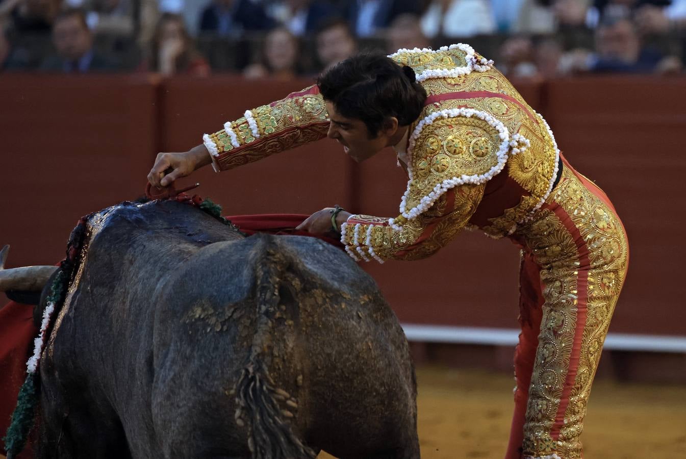 Mano a mano entre Ferrera y Perera en la plaza de toros de Sevilla en 2022. JUAN FLORES