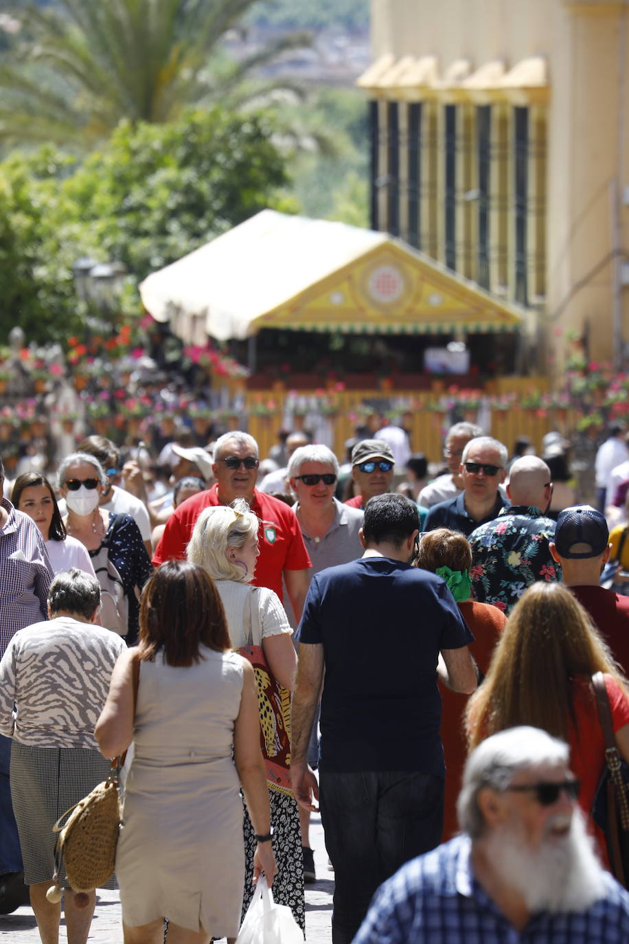 El ambiente turístico en las Cruces de Mayo de Córdoba 2022