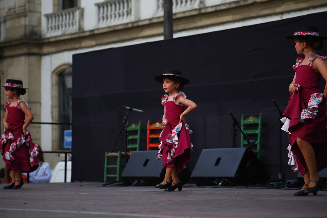 Cruces de Mayo en Córdoba | El vibrante Certamen de Academias de Baile