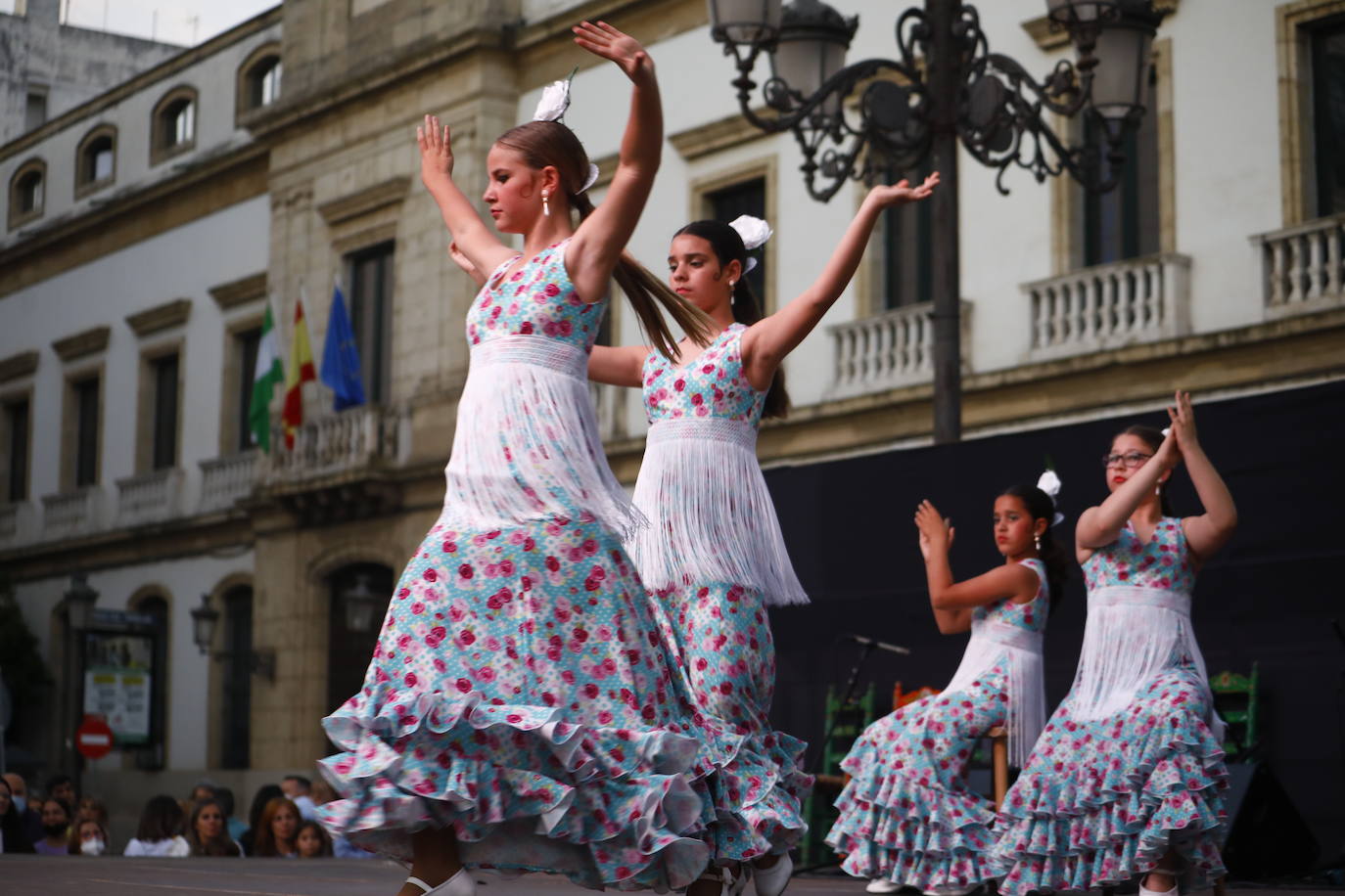 Cruces de Mayo en Córdoba | El vibrante Certamen de Academias de Baile