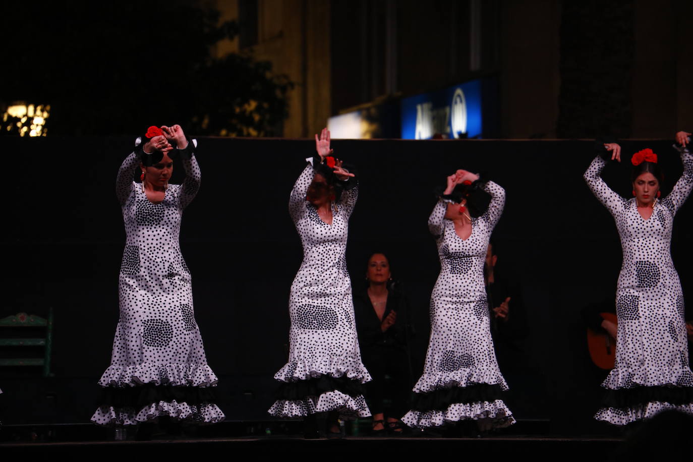 Cruces de Mayo en Córdoba | El vibrante Certamen de Academias de Baile