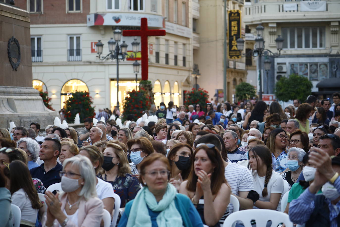 Cruces de Mayo en Córdoba | El vibrante Certamen de Academias de Baile