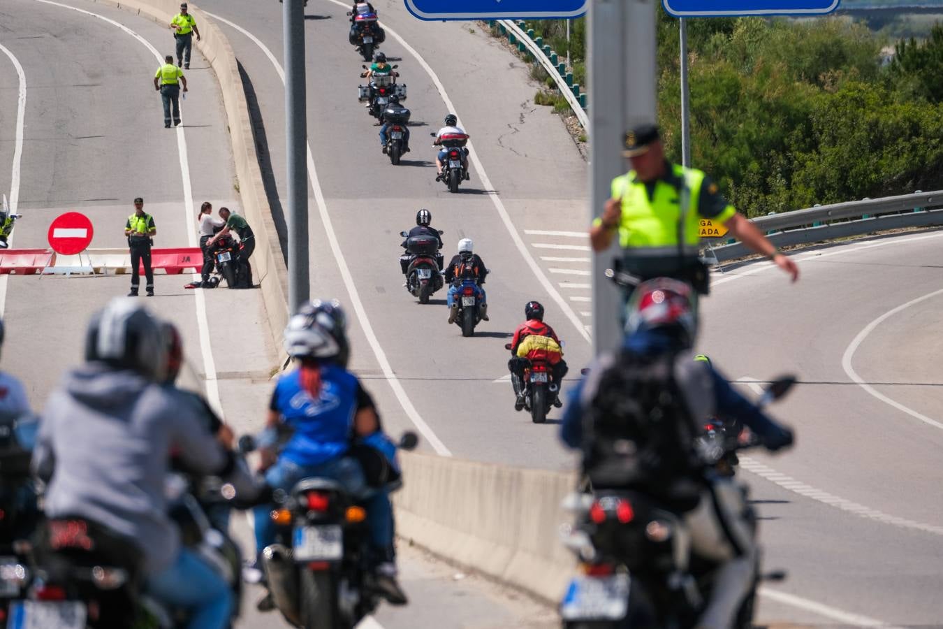 Fotos: salida de los moteros del circuito de Jerez tras la carrera de MotoGP