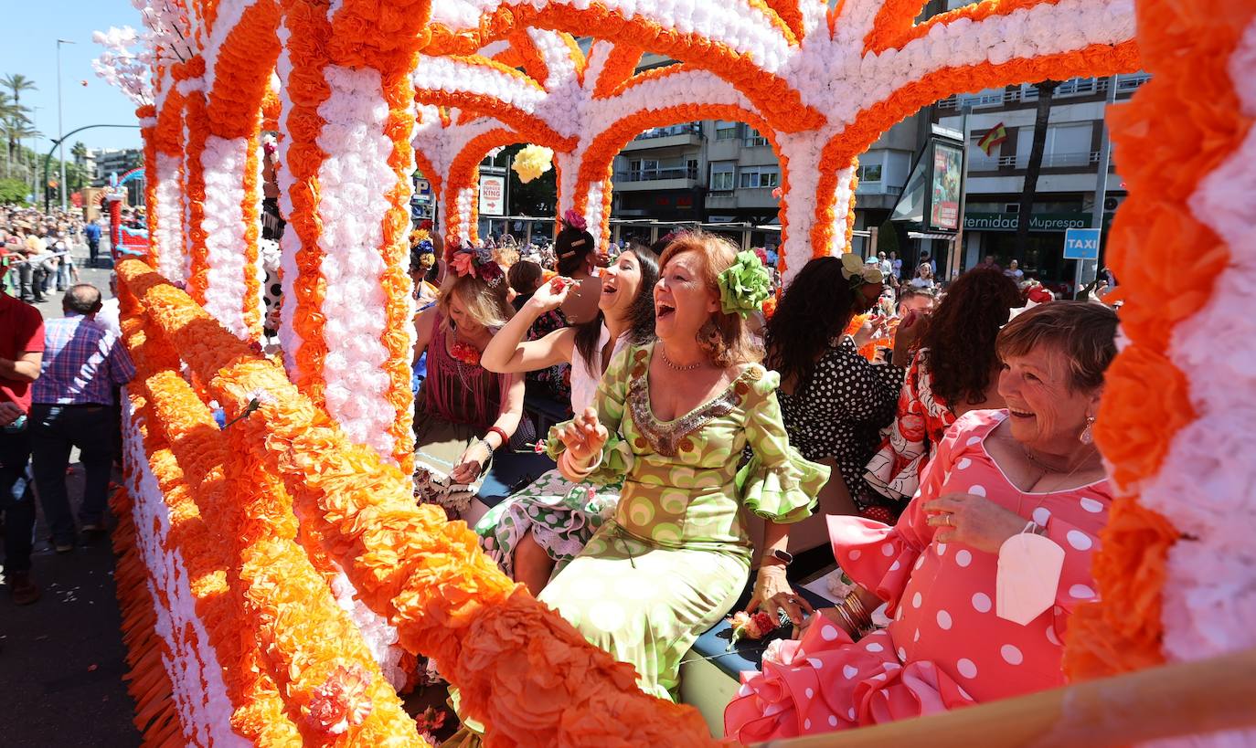 La espectacular Batalla de las Flores de Córdoba 2022, en imágenes