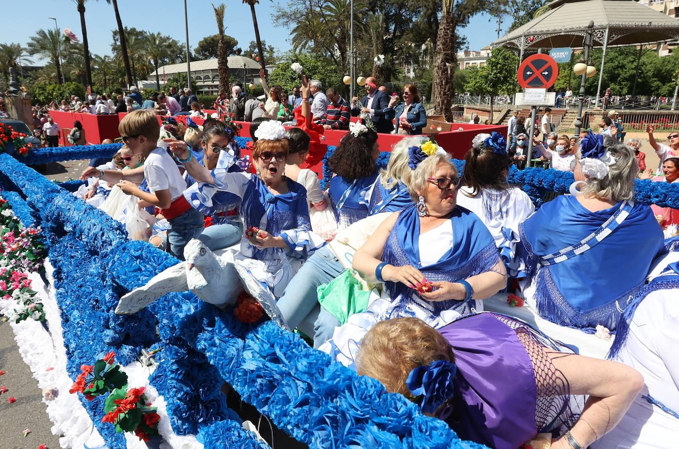 La espectacular Batalla de las Flores de Córdoba 2022, en imágenes