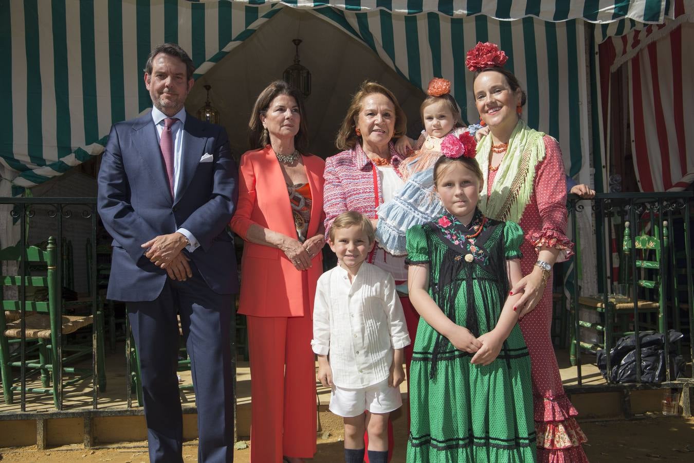 Antonio Somé, Anabel Morillo, Concha Yoldi, Concha Moya, Blanca Escuin, Blanca Moya y Javier Moya. ROCÍO RUZ