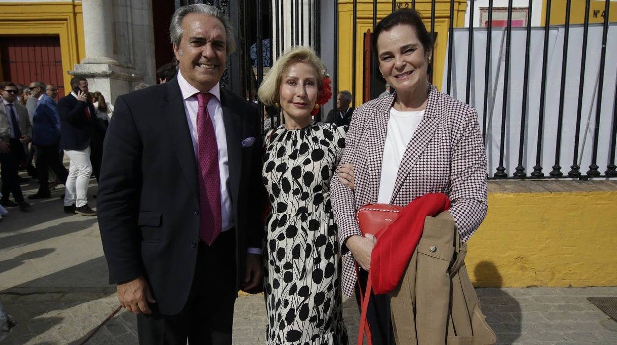 En imágenes, Puerta del Príncipe de la corrida de Luque, Lorenzo y Marín en Sevilla