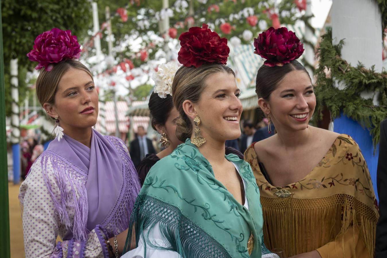 Ambiente en el real durante el miércoles de la Feria de Sevilla 2022. MAYA BALANYA