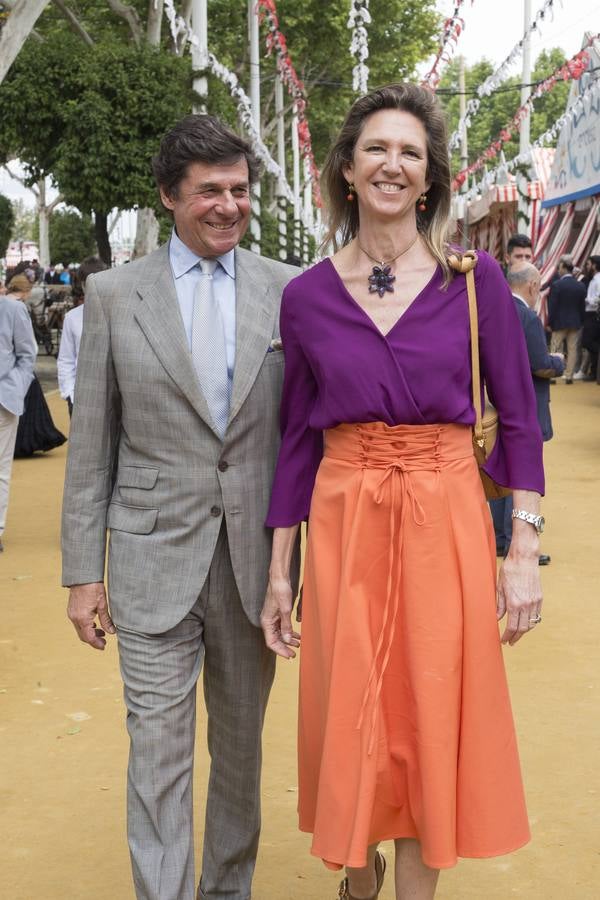 Asistentes al real en el miércoles de la Feria de Sevilla 2022. ROCÍO RUZ