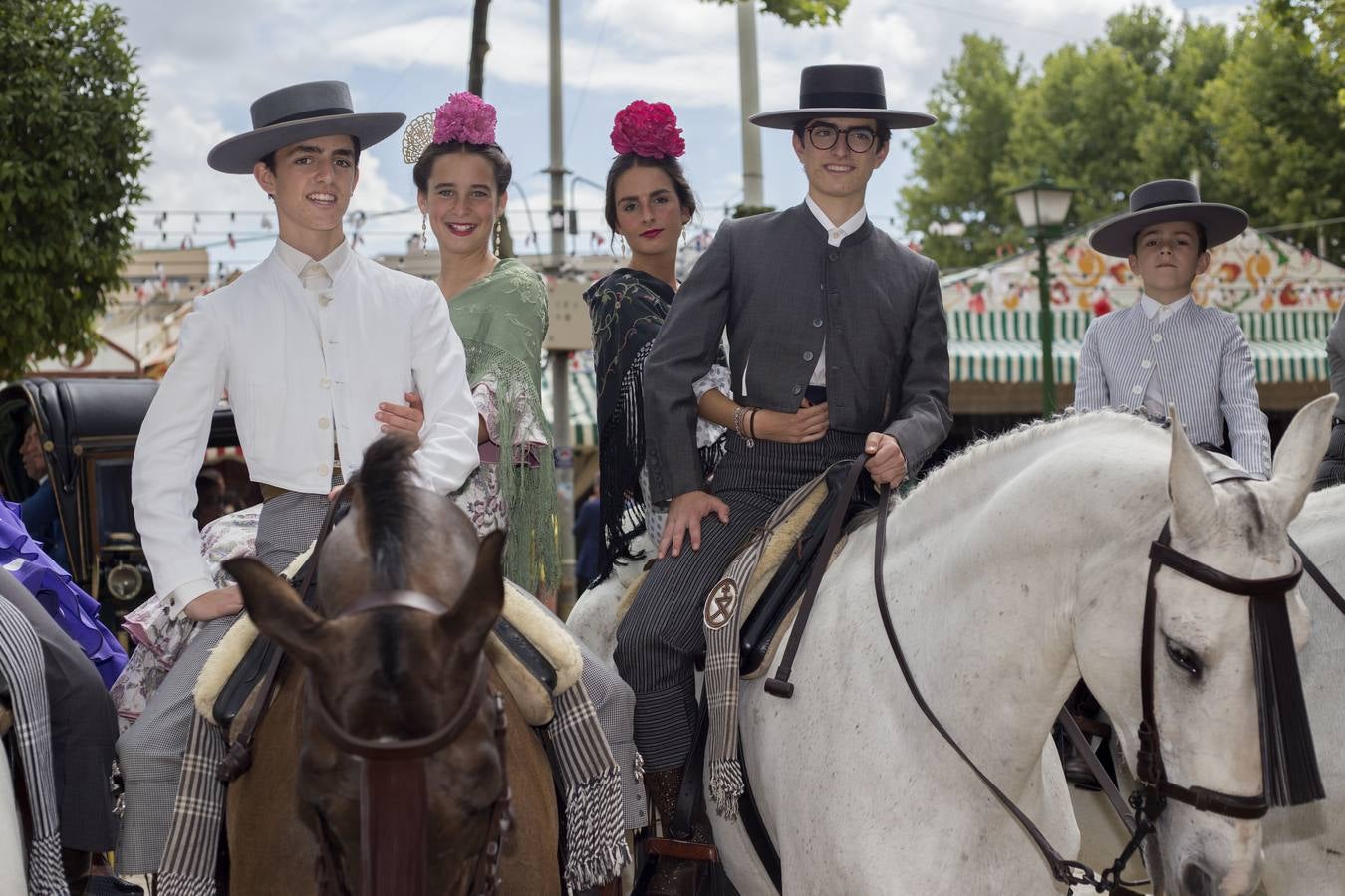 Asistentes al real en el miércoles de la Feria de Sevilla 2022. ROCÍO RUZ