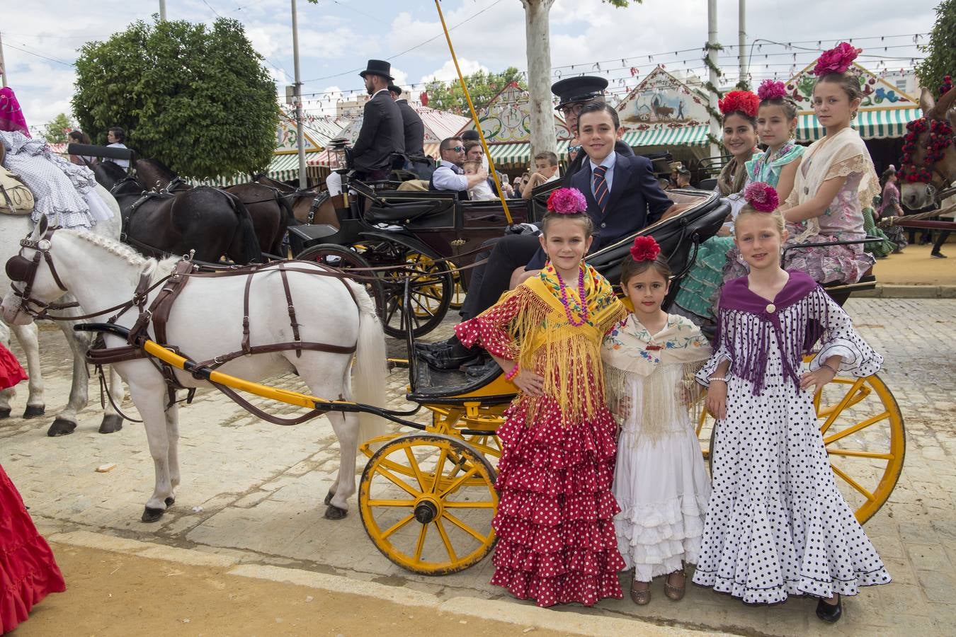 Asistentes al real en el miércoles de la Feria de Sevilla 2022. ROCÍO RUZ