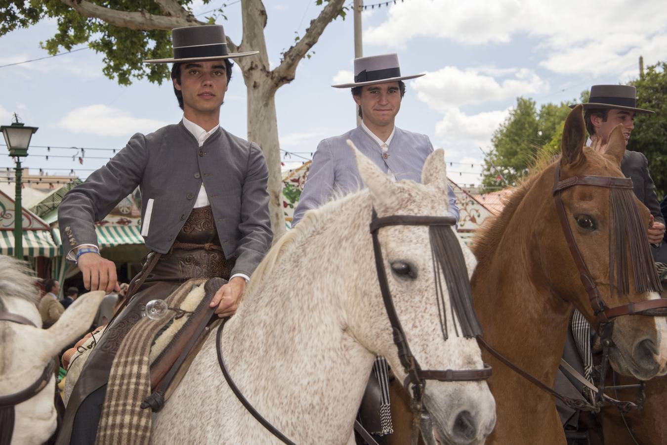 Asistentes al real en el miércoles de la Feria de Sevilla 2022. ROCÍO RUZ