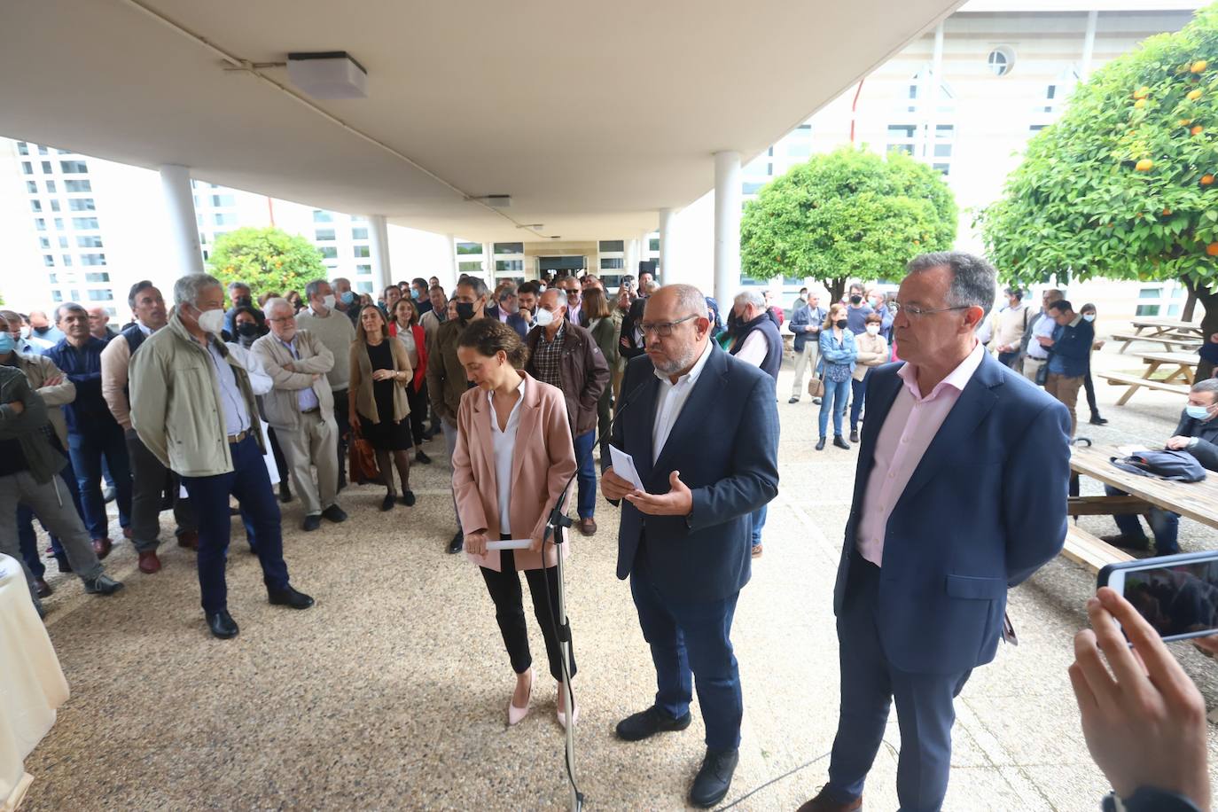 Los equipos de los candidatos a rector de la Universidad de Córdoba, en imágenes