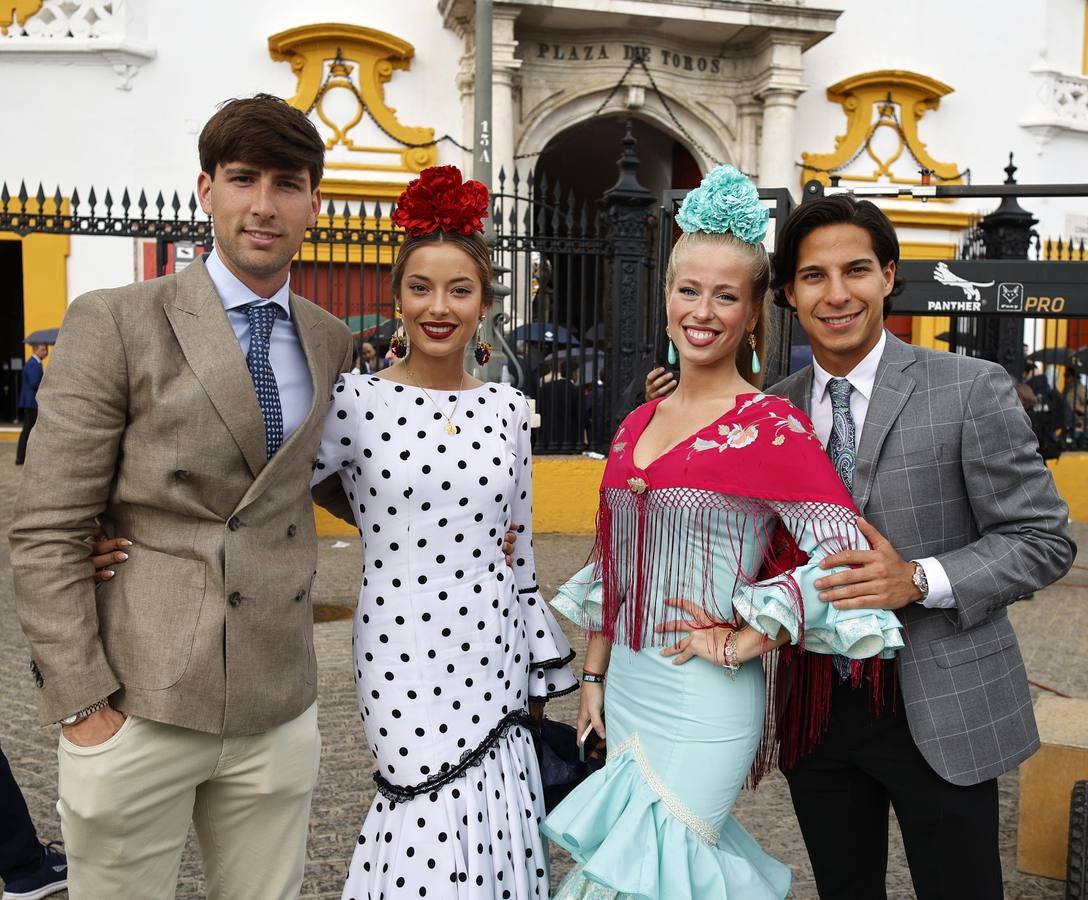 En imágenes, Puerta del Príncipe de la corrida de El Juli, Manzanares y Aguado en Sevilla