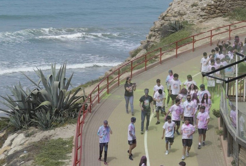 Fotos: &#039;Holi-Run&#039;, una carrera de color para celebrar el Día de las Escuelas Católicas en Cádiz