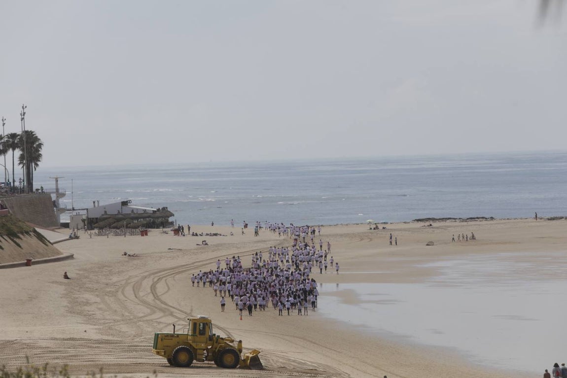 Fotos: &#039;Holi-Run&#039;, una carrera de color para celebrar el Día de las Escuelas Católicas en Cádiz