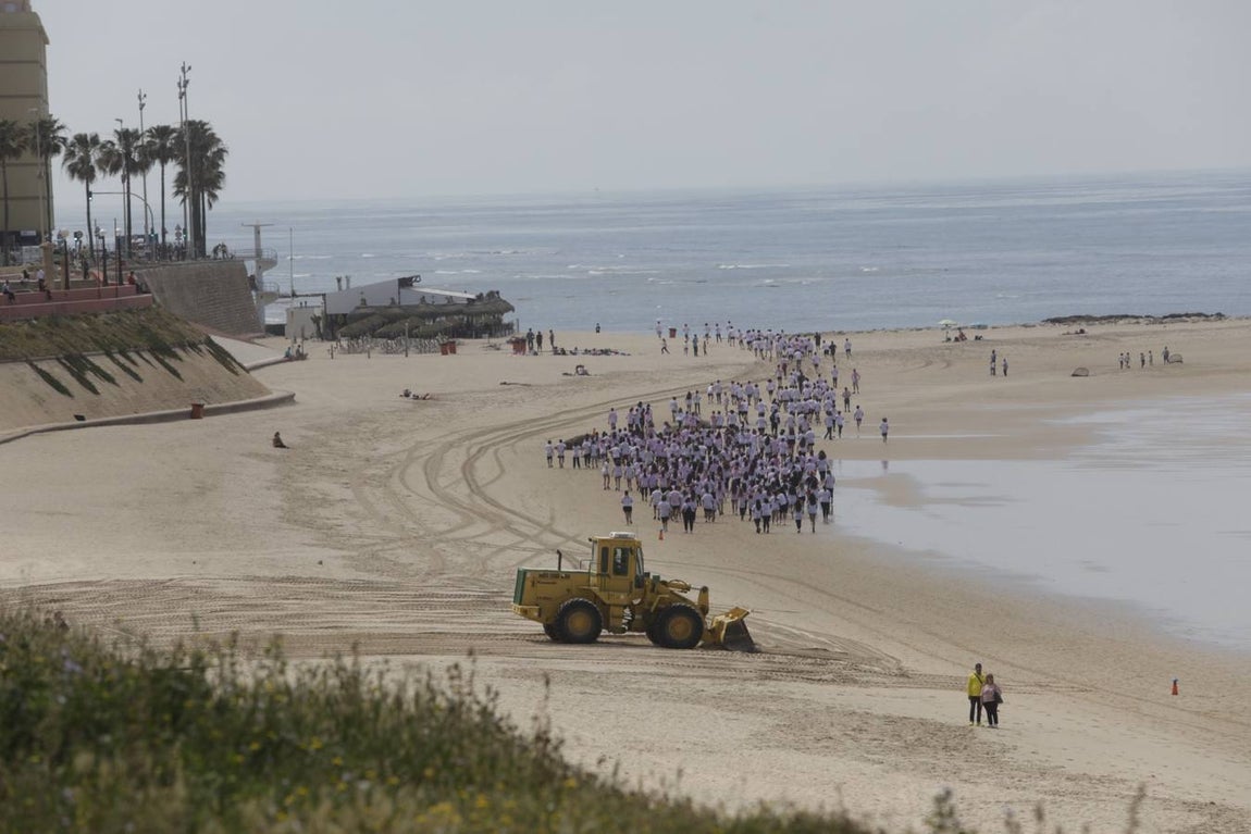 Fotos: &#039;Holi-Run&#039;, una carrera de color para celebrar el Día de las Escuelas Católicas en Cádiz