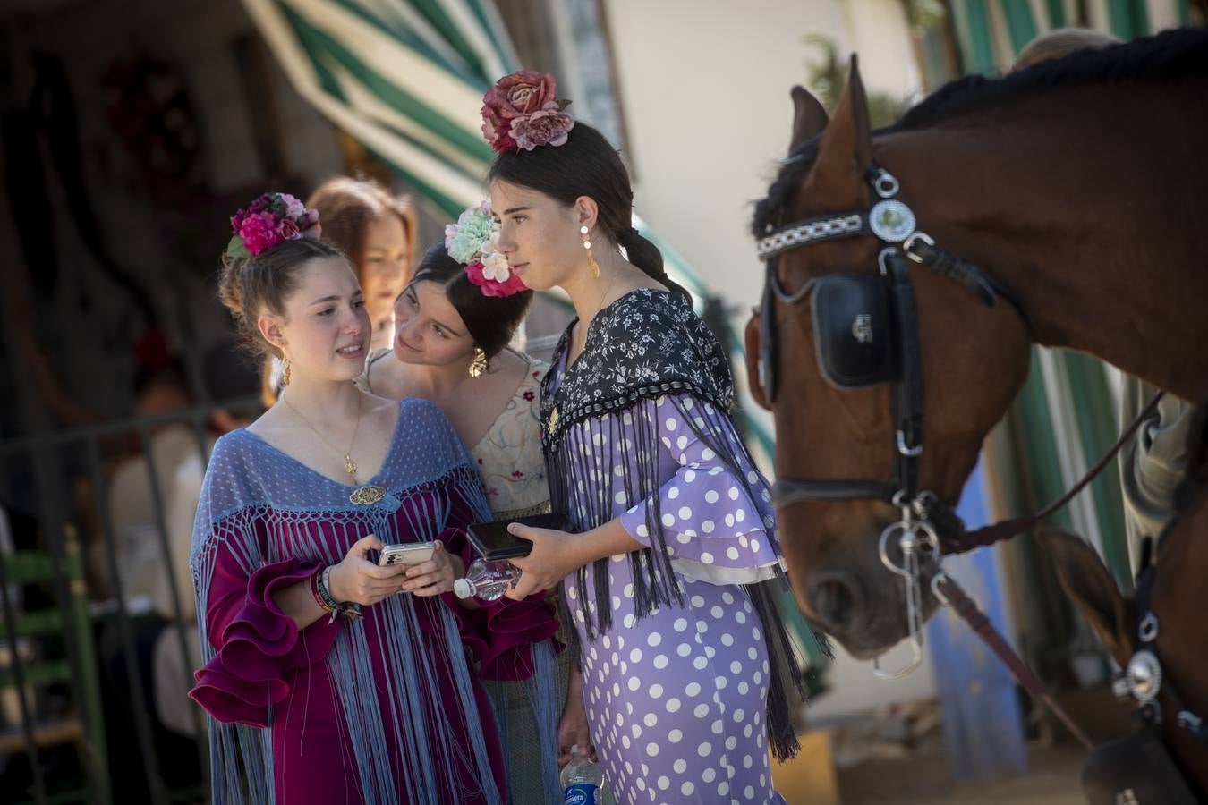 Ambiente durante el viernes en la Feria de Sevilla 2022. MAYA BALANYÀ