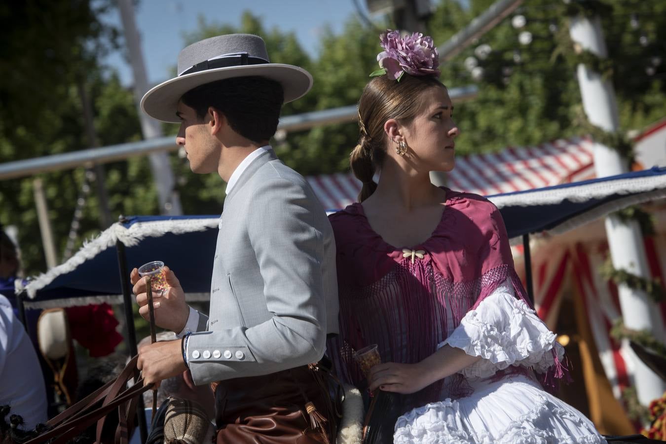 Ambiente durante el viernes en la Feria de Sevilla 2022. MAYA BALANYÀ