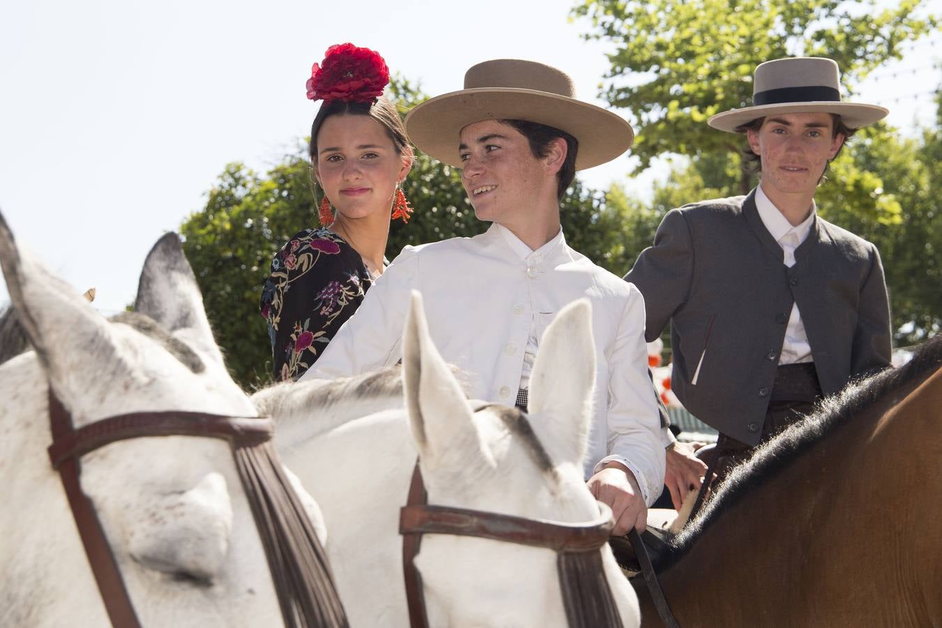 Asistentes al real durante el viernes de la Feria de Sevilla 2022. ROCÍO RUZ