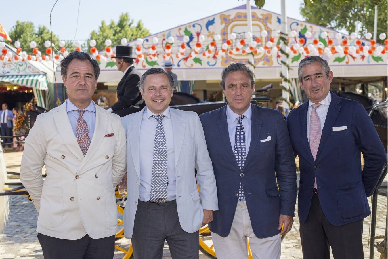 Asistentes al real durante el viernes de la Feria de Sevilla 2022. ROCÍO RUZ