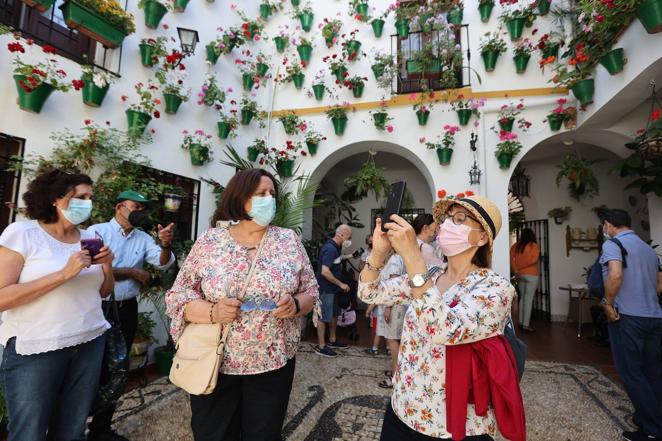 Patios de Córdoba 2022 | Las largas colas y el ambiente del fin de semana, en imágenes