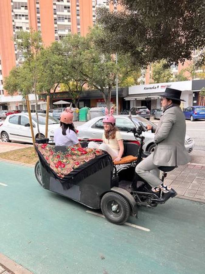 Foto de los lectores de ABC de la Feria de Sevilla 2022. ABC