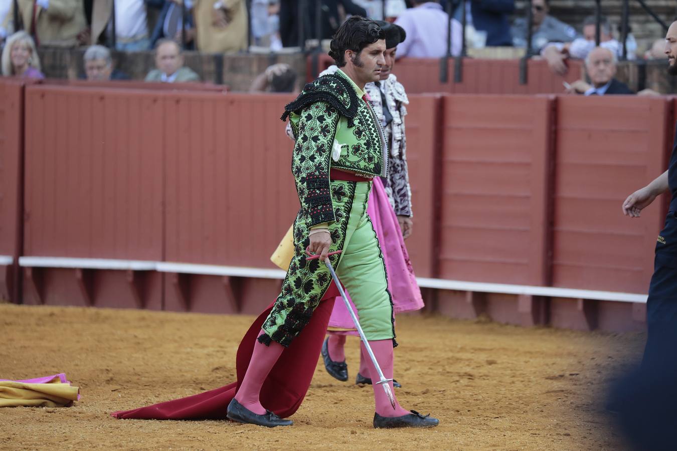 Corrida del sábado de farolillos de 2022 en la plaza de toros de Sevilla. RAÚL DOBLADO