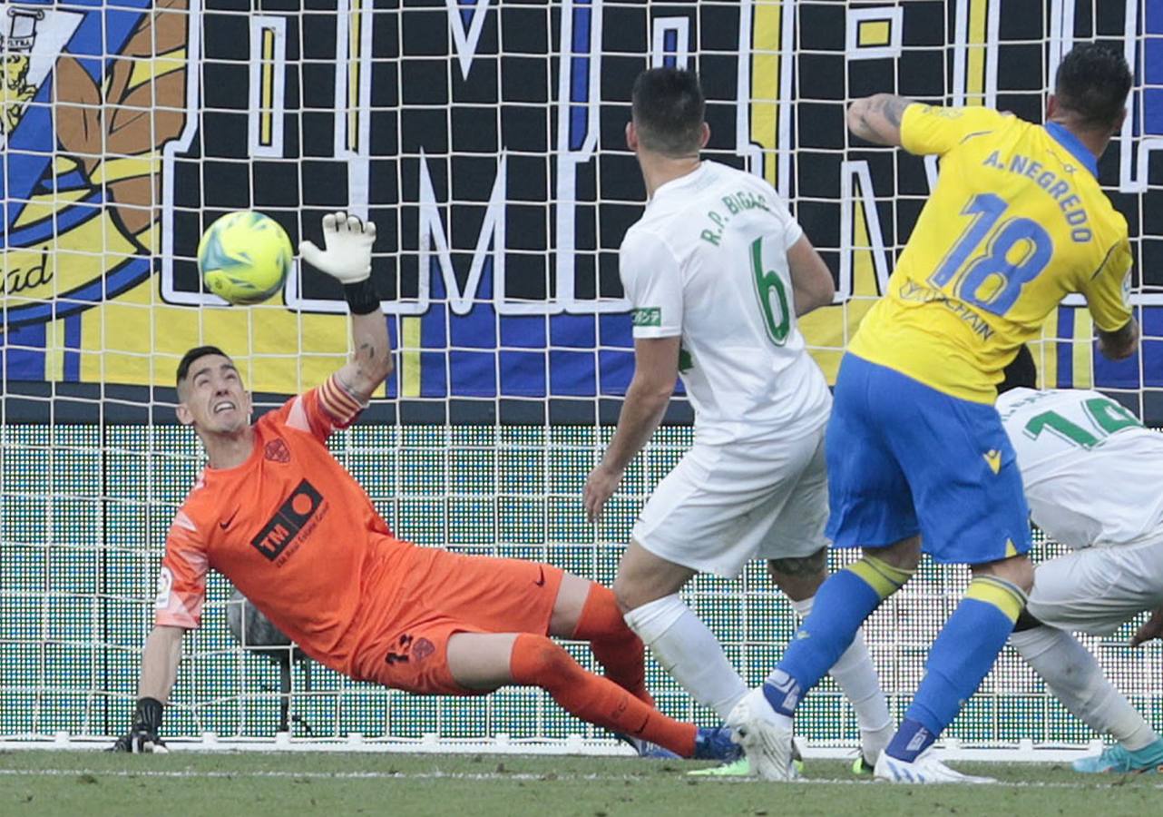 Partido Cádiz-Elche (3-0)