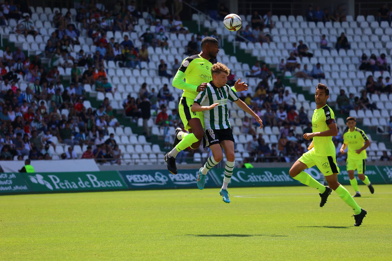 El ambiente y las mejores jugadas Córdoba CF - AD Ceuta en El Arcángel, en imágenes