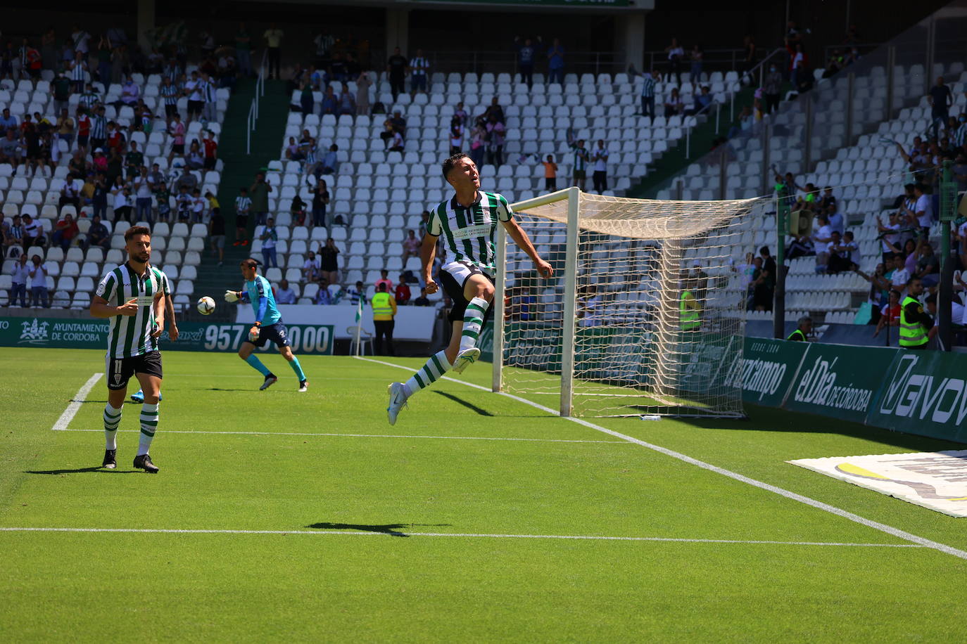 El ambiente y las mejores jugadas Córdoba CF - AD Ceuta en El Arcángel, en imágenes