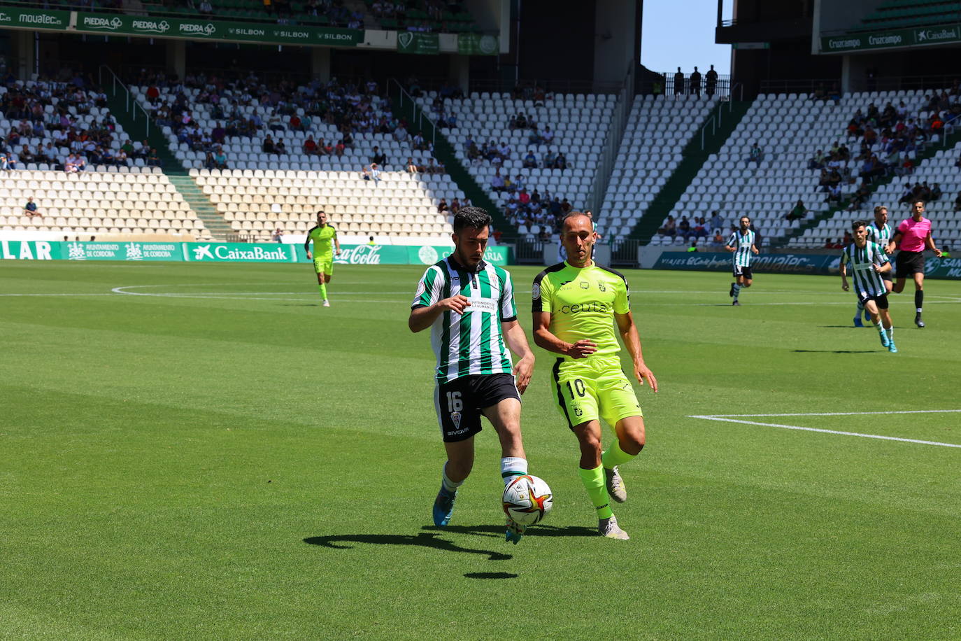 El ambiente y las mejores jugadas Córdoba CF - AD Ceuta en El Arcángel, en imágenes