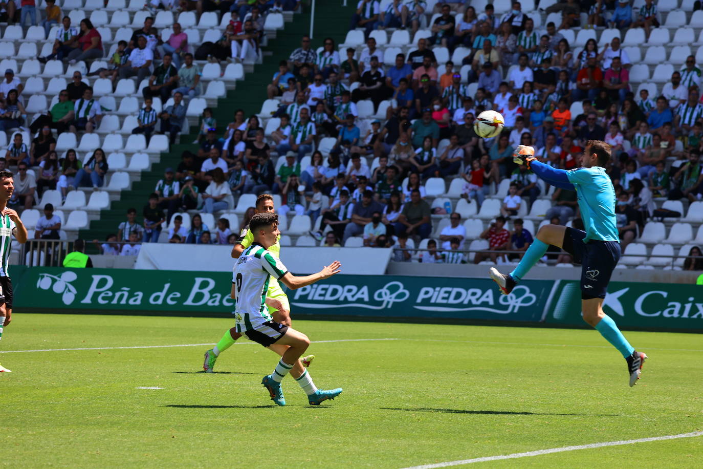 El ambiente y las mejores jugadas Córdoba CF - AD Ceuta en El Arcángel, en imágenes